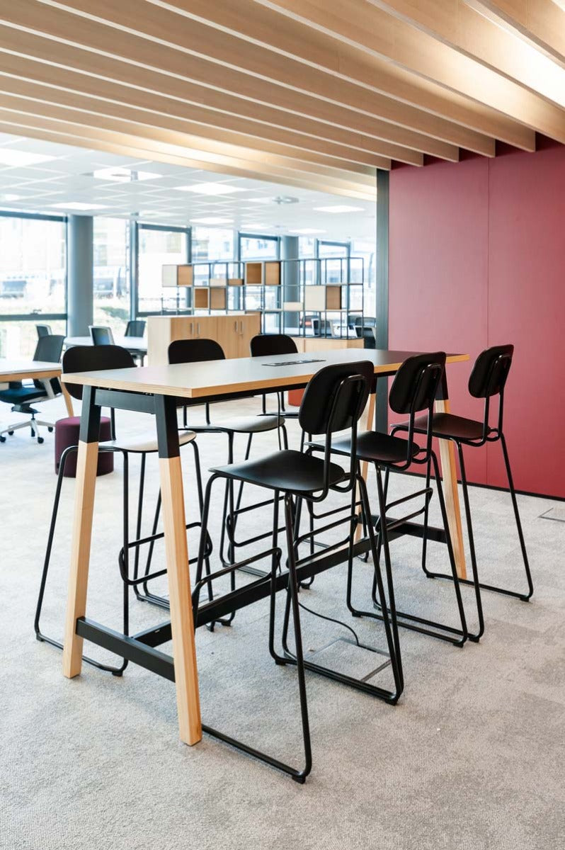 Ogi W PSD722 - Stehtisch in Honigeiche präsentiert im Onlineshop von KAQTU Design AG. Hochtisch ist von Mdd