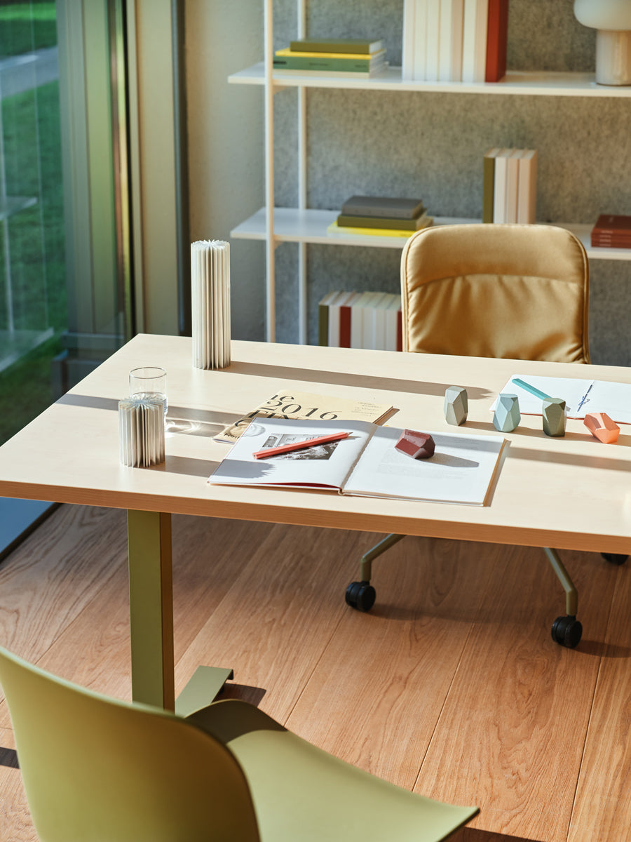 Ogi Drive BOC05 - Schreibtisch mit manueller Höhenverstellung in  präsentiert im Onlineshop von KAQTU Design AG. Schreibtisch ist von Mdd