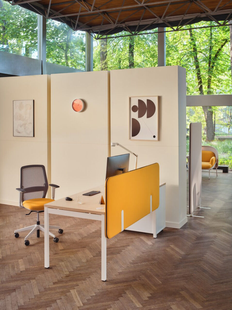 Ogi Y BOY05E4 - Schreibtisch in Honigeiche präsentiert im Onlineshop von KAQTU Design AG. Schreibtisch ist von Mdd