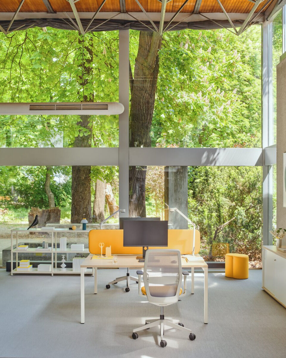 Ogi Y BOY05E4 - Schreibtisch in Honigeiche präsentiert im Onlineshop von KAQTU Design AG. Schreibtisch ist von Mdd