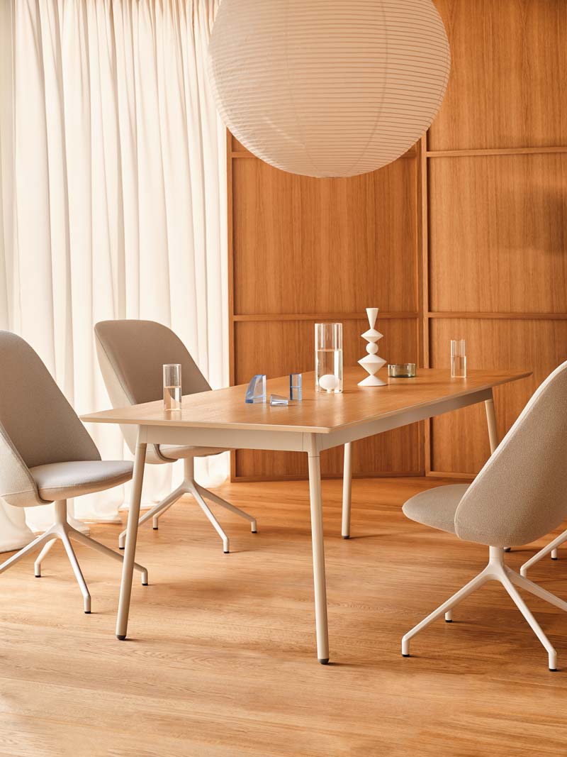 Paralel PR1P19K - Konferenzsessel mit Drehgestell in Ziegelrot präsentiert im Onlineshop von KAQTU Design AG. Drehsessel ist von Mdd