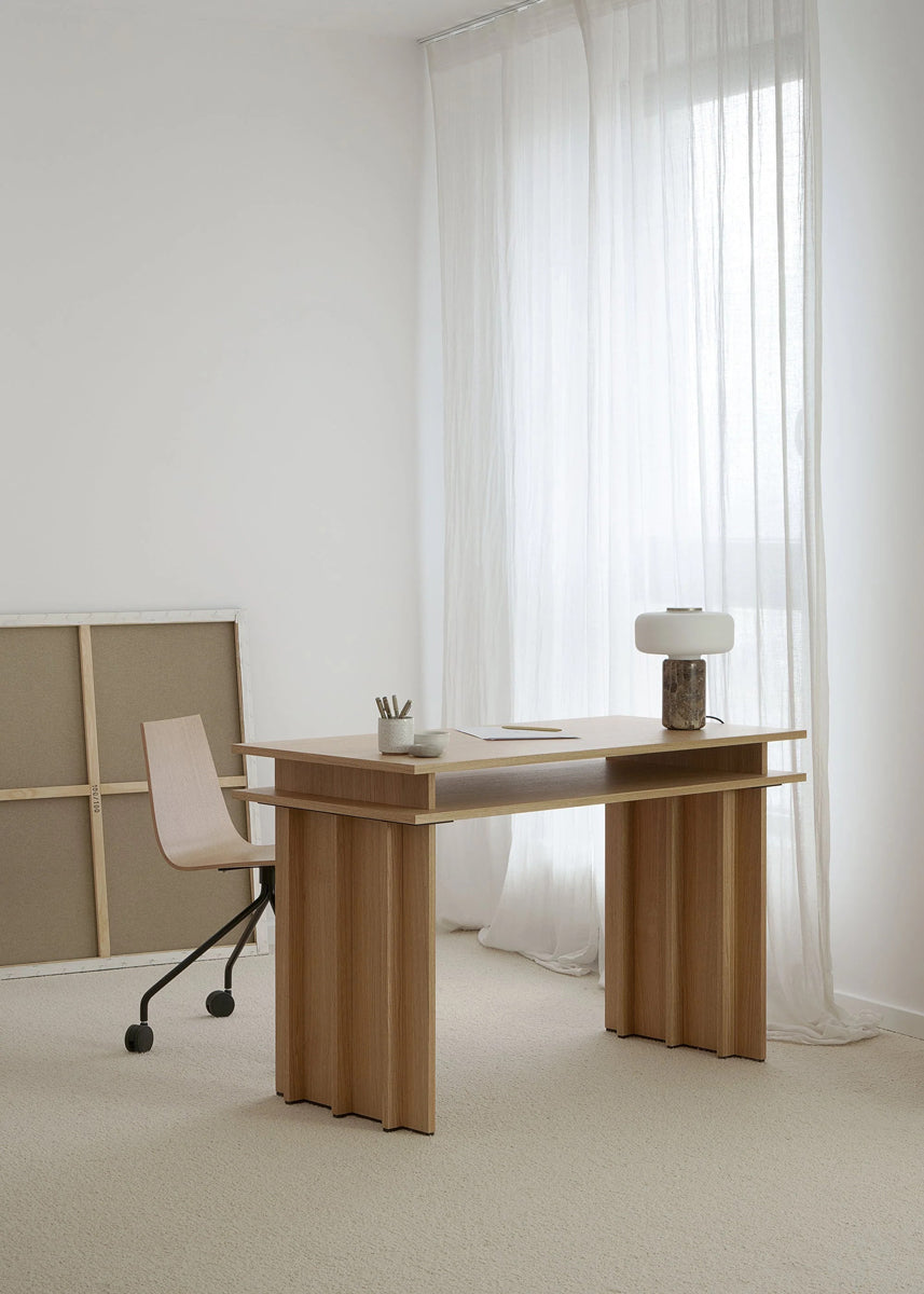 Piato PIA01 - Schreibtische in Eiche Natur präsentiert im Onlineshop von KAQTU Design AG. Schreibtisch ist von Tamo