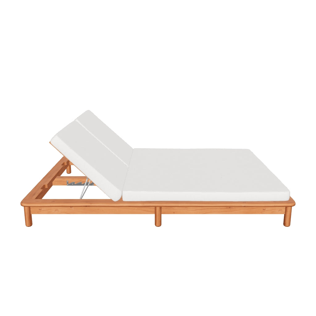 Stilvolle 2er-Sonnenliege Turqueta aus massivem Teakholz, perfekt für gemütliche Tage im Freien und entspannende Momente im Garten.