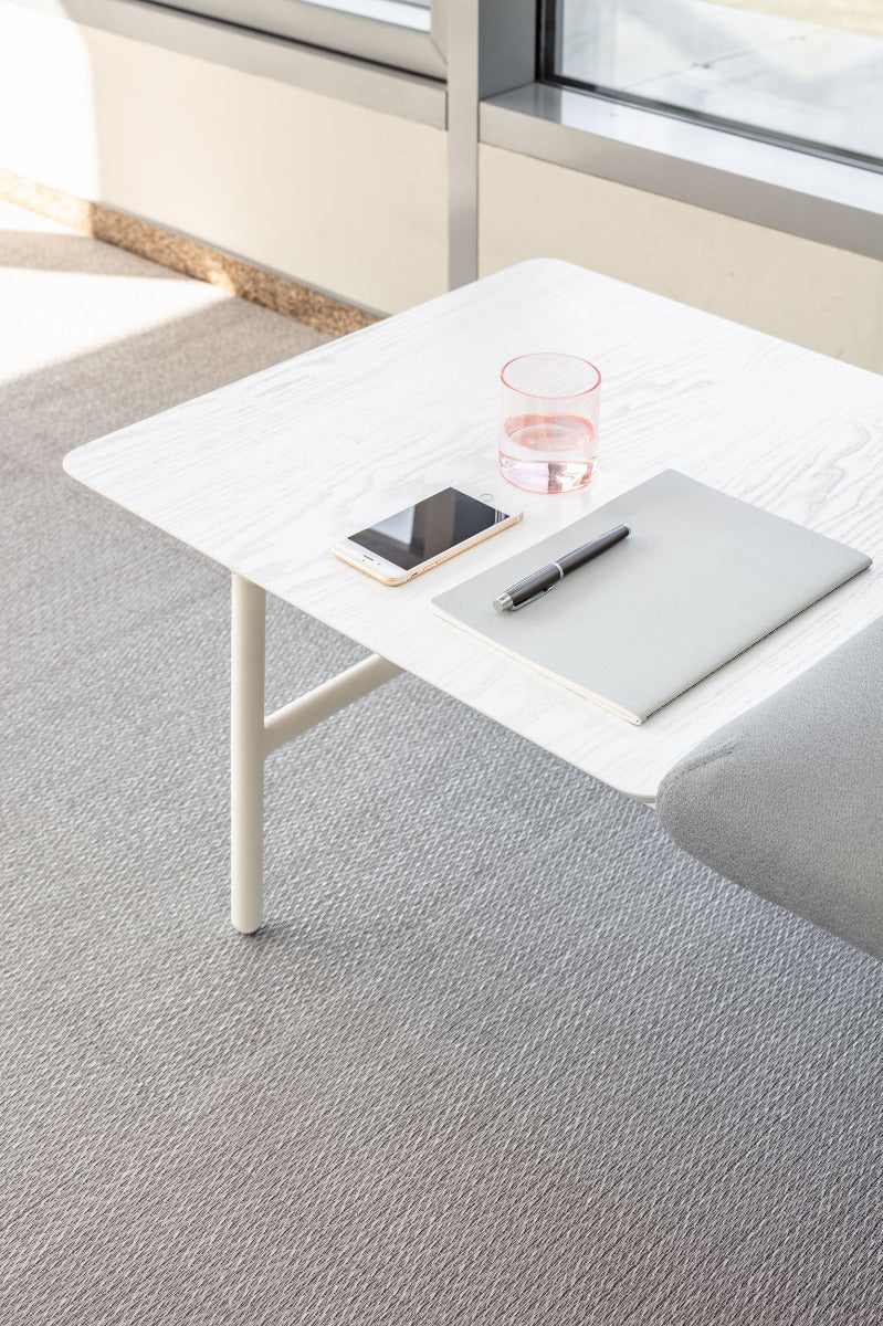 Agora AR15 - Sitzsystem in Weiss präsentiert im Onlineshop von KAQTU Design AG. Sofa ist von Mdd