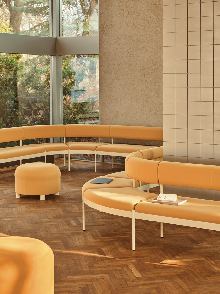 Nora NOR401 - Modulares Sitzsystem in Ziegelrot präsentiert im Onlineshop von KAQTU Design AG. Sofa ist von Mdd