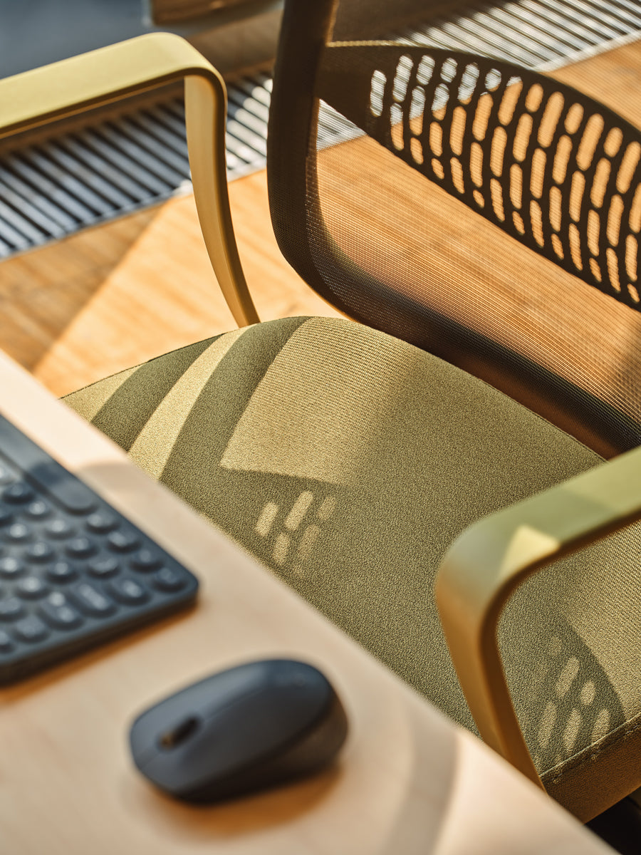 Astro ASR01 - Bürostuhl in  präsentiert im Onlineshop von KAQTU Design AG. Bürostuhl ist von Mdd