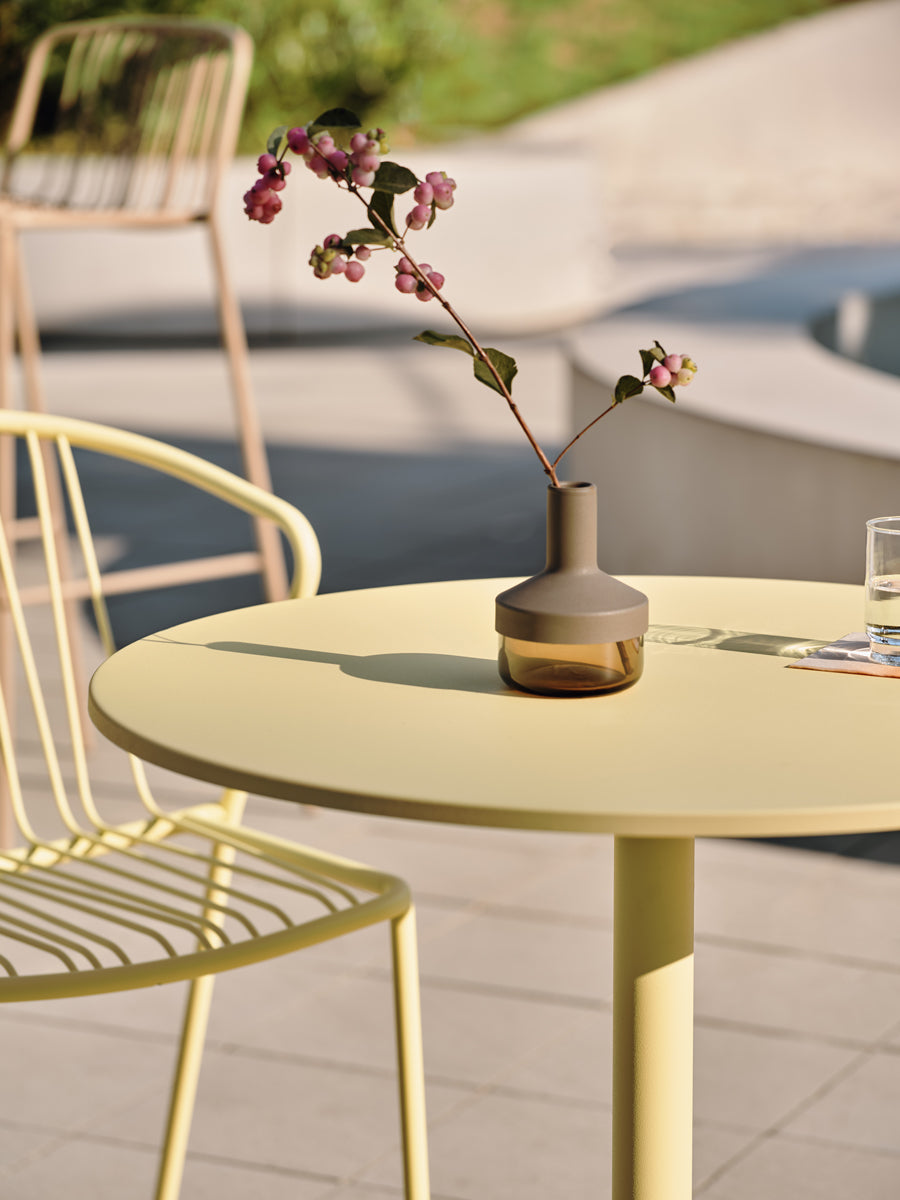 Bolt OSTK77 - Cafeteriatisch in Gelb präsentiert im Onlineshop von KAQTU Design AG. Gartentisch ist von Mdd