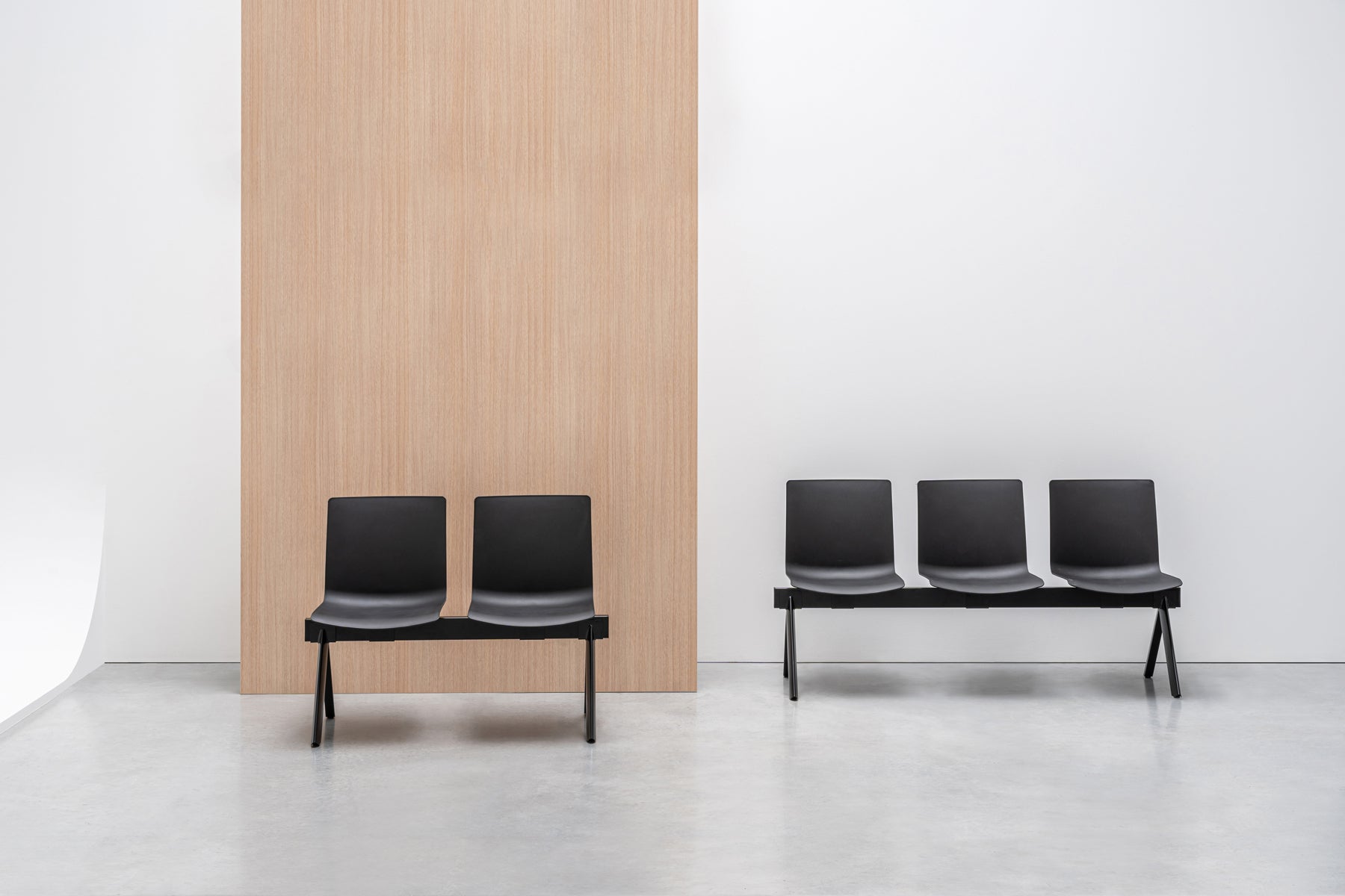 Shila SH1S1B - Bank in Grün präsentiert im Onlineshop von KAQTU Design AG. Sitzbank ist von Mdd