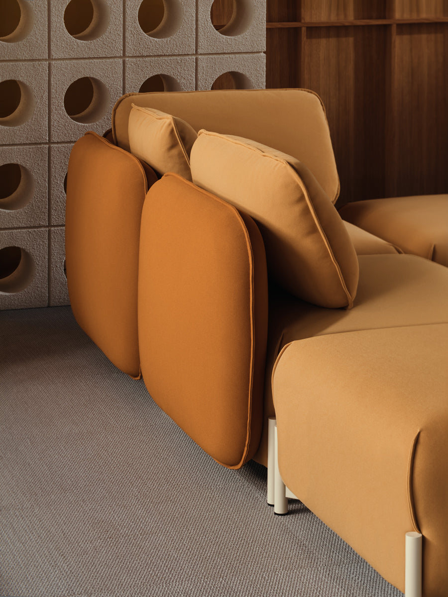 Linka LKS11L - Sofa in Sepia präsentiert im Onlineshop von KAQTU Design AG. Sofa ist von Mdd