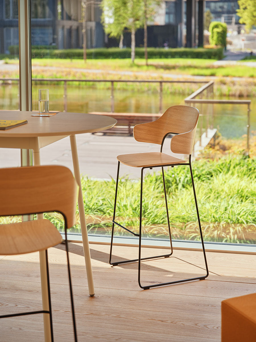 Afi AF02 - Barhocker in Eiche Natur präsentiert im Onlineshop von KAQTU Design AG. Barhocker ist von Mdd