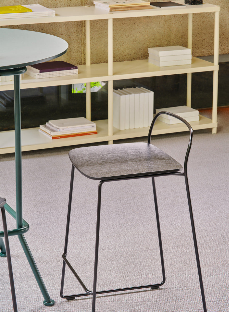 Afi AF02 - Barhocker in Eiche Natur präsentiert im Onlineshop von KAQTU Design AG. Barhocker ist von Mdd