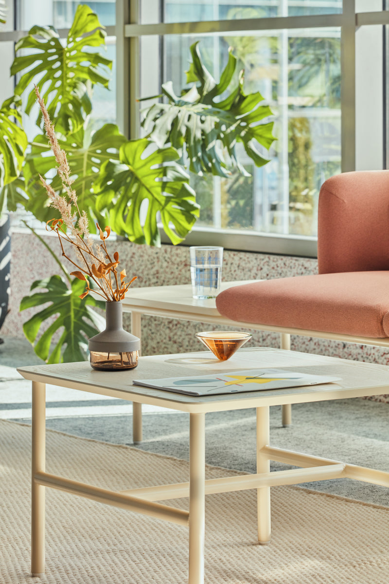Agora AR20 - Sitzsystem in Weiss präsentiert im Onlineshop von KAQTU Design AG. Sofa ist von Mdd