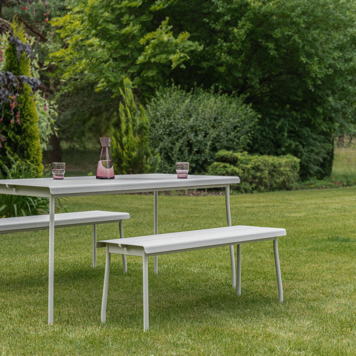 Flaner FLR03 - Bank in Türkis präsentiert im Onlineshop von KAQTU Design AG. Gartenbank ist von Mdd