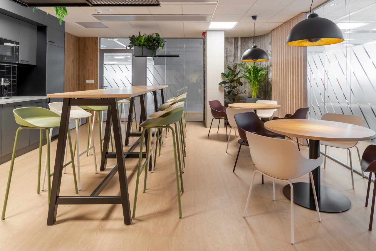 Ogi M PSM88 - Stehtisch in Honigeiche präsentiert im Onlineshop von KAQTU Design AG. Hochtisch ist von Mdd