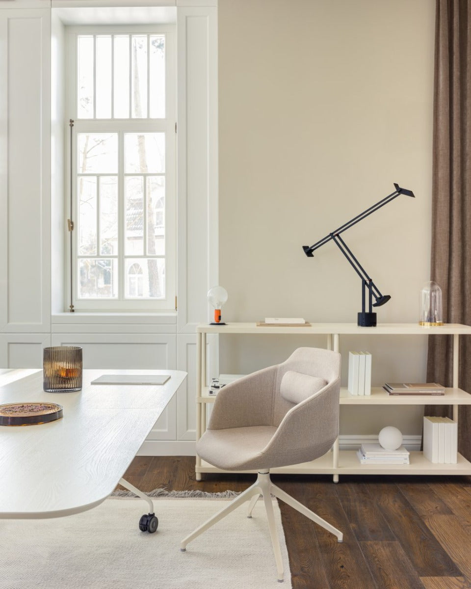 Stilt SIR25 - Regal in Blau präsentiert im Onlineshop von KAQTU Design AG. Standregal ist von Mdd