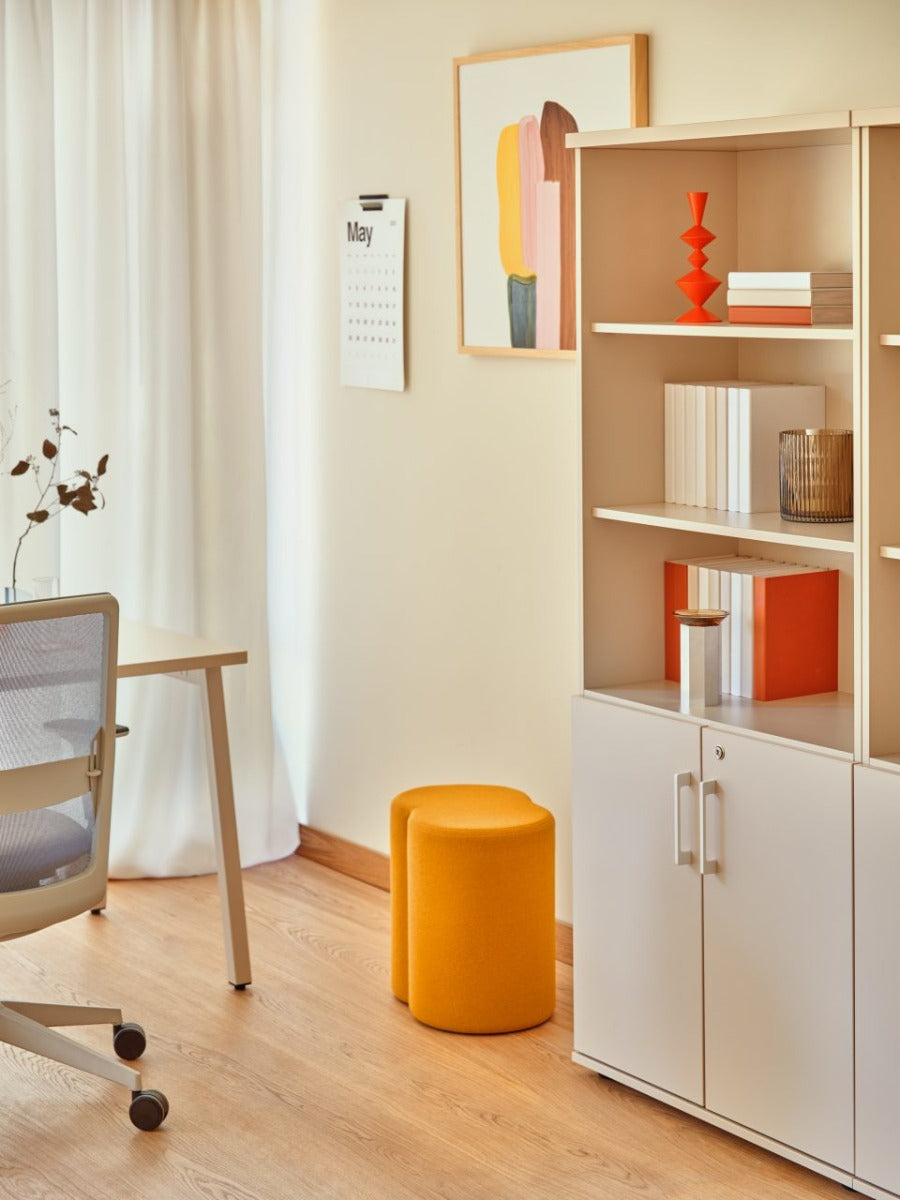 Mix MX01K - Hocker in Gelb präsentiert im Onlineshop von KAQTU Design AG. Hocker ist von Mdd