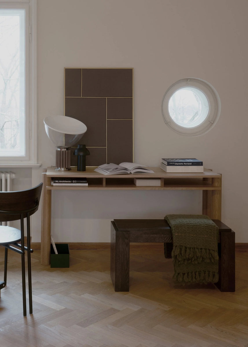 Bold BDD01 - Schreibtisch in Dunkel Eiche präsentiert im Onlineshop von KAQTU Design AG. Schreibtisch ist von Tamo