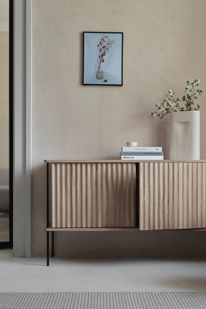 Maya MY02 - Holz-Schrank in Eiche Natur präsentiert im Onlineshop von KAQTU Design AG. Büroschrank ist von Tamo