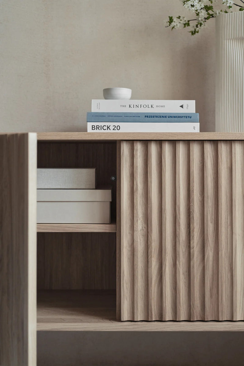 Maya MY02 - Holz-Schrank in Eiche Natur präsentiert im Onlineshop von KAQTU Design AG. Büroschrank ist von Tamo
