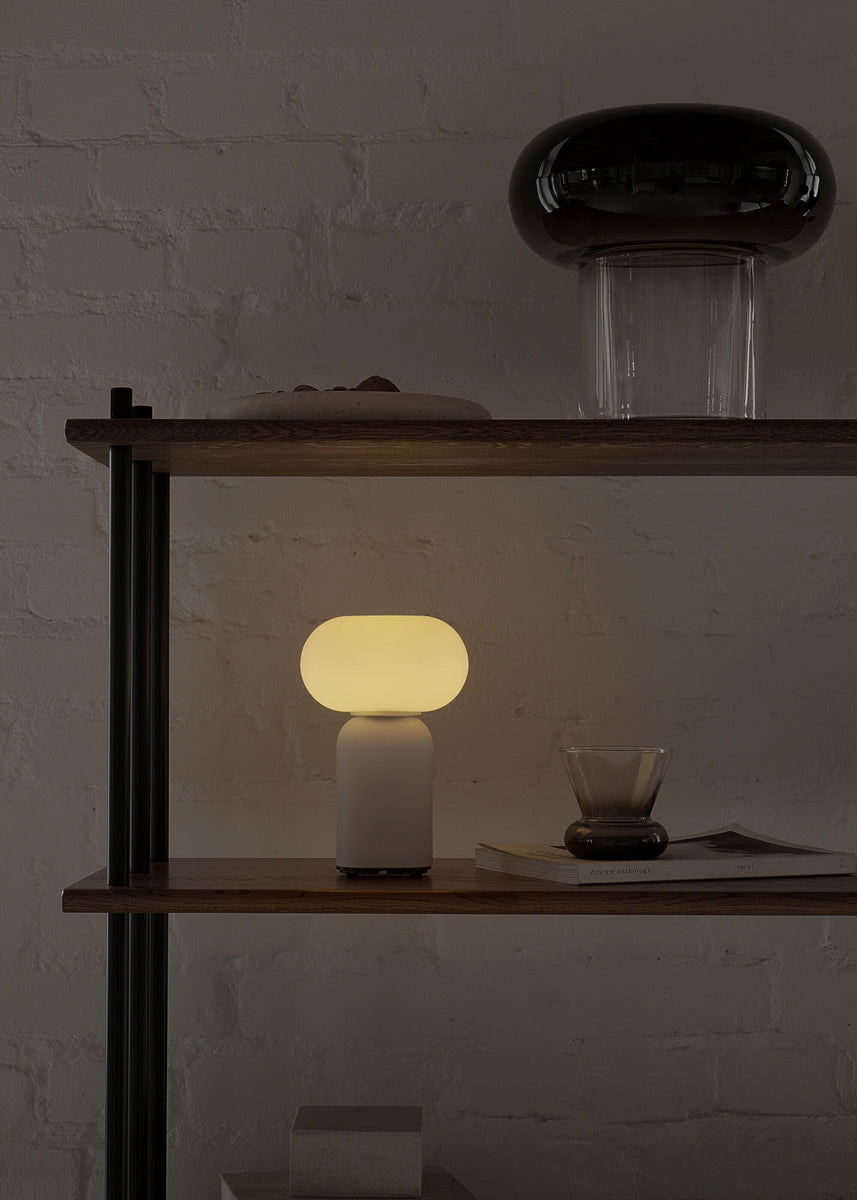 Velis VLS01 - Lampe in  präsentiert im Onlineshop von KAQTU Design AG. Tischleuchte ist von Tamo
