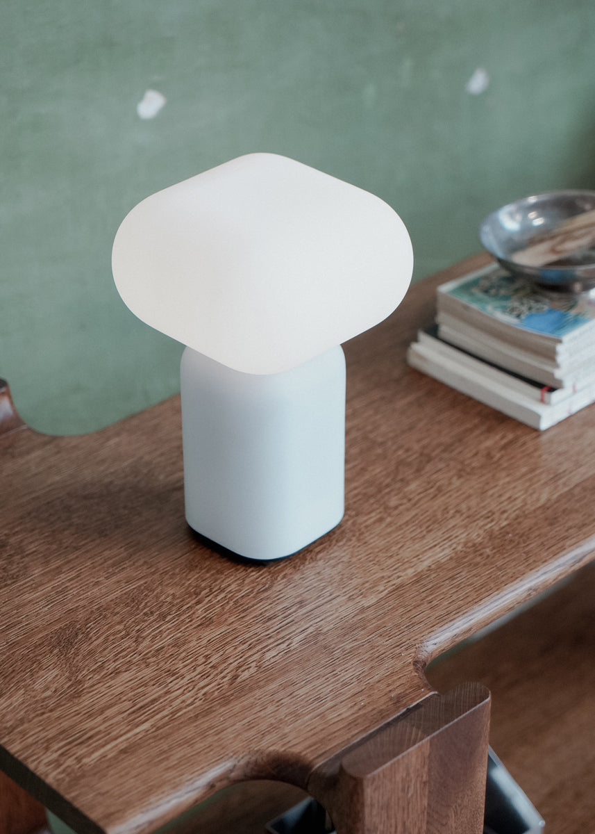 Velis VLS01 - Lampe in  präsentiert im Onlineshop von KAQTU Design AG. Tischleuchte ist von Tamo