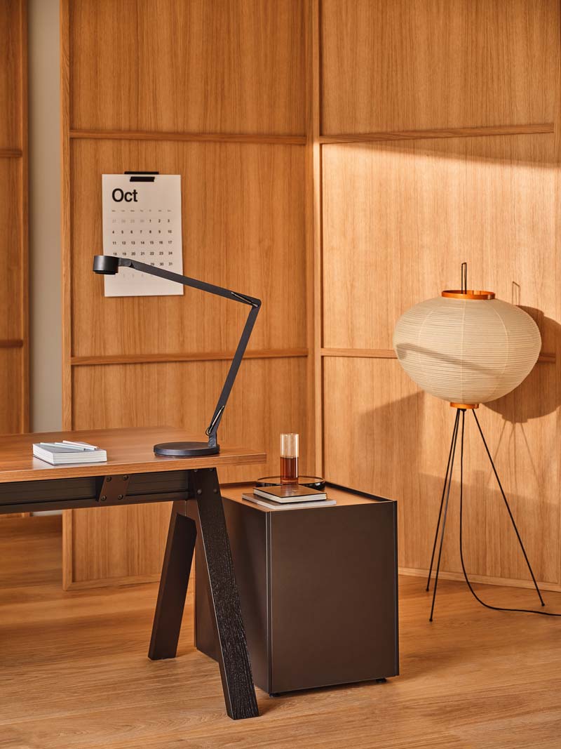 Viga V02M - Schreibtisch in Dunkle Walnuss präsentiert im Onlineshop von KAQTU Design AG. Schreibtisch ist von Mdd