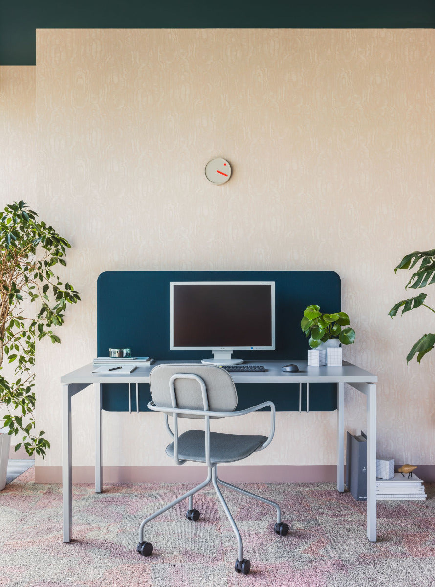 Ogi U BOU12E4 - Schreibtisch in Honigeiche präsentiert im Onlineshop von KAQTU Design AG. Schreibtisch ist von Mdd